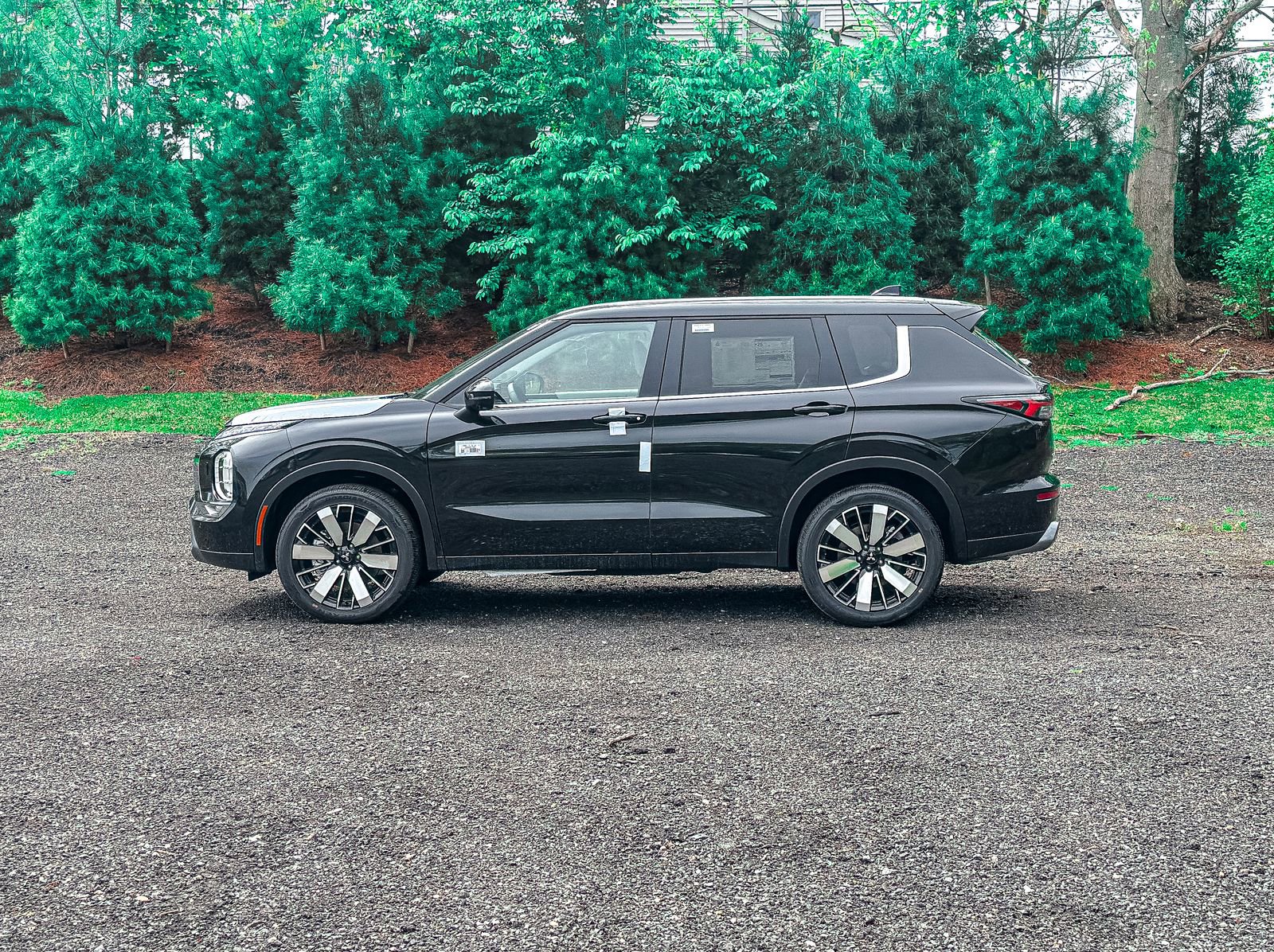 New 2025 Mitsubishi Outlander AWD image 4