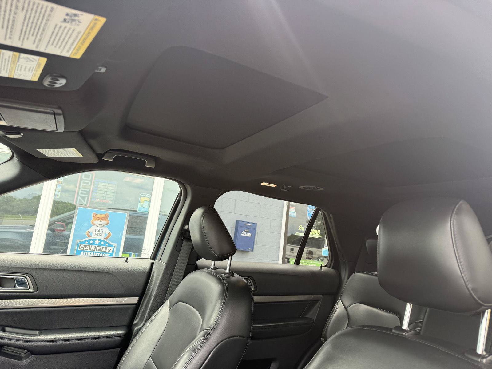 Used 2019 Ford Explorer XLT w/ Equipment Group 202A AWD/4WD image 10