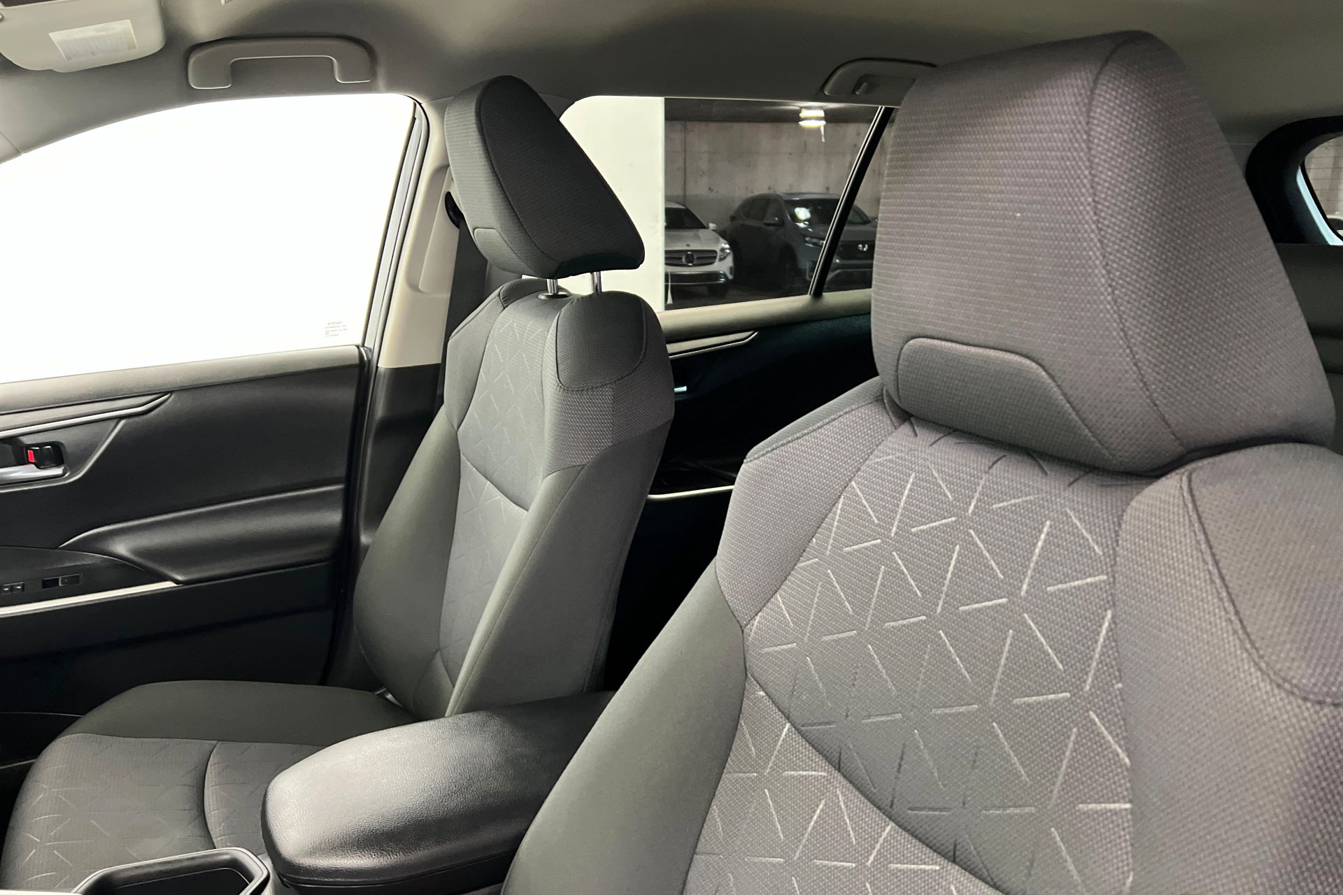 Used 2025 Toyota RAV4 XLE AWD/4WD image 16