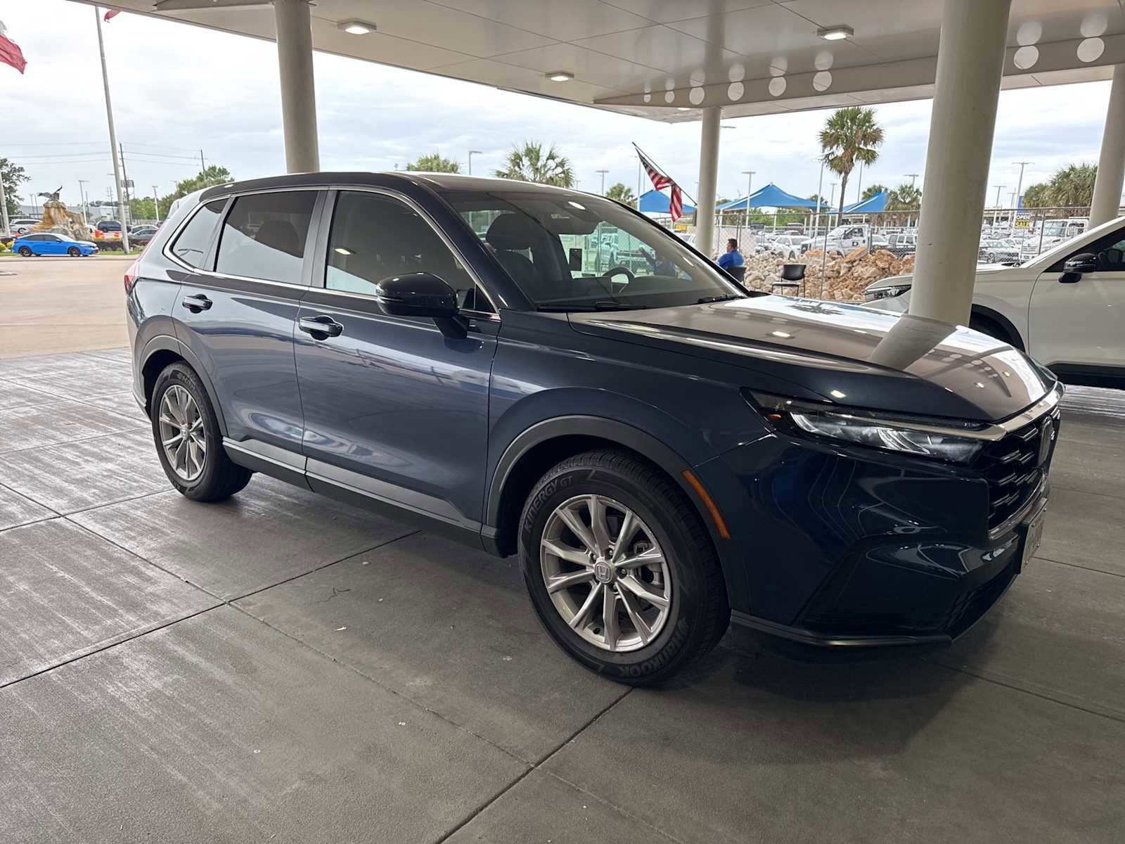 Used 2024 Honda CR-V EX image 4