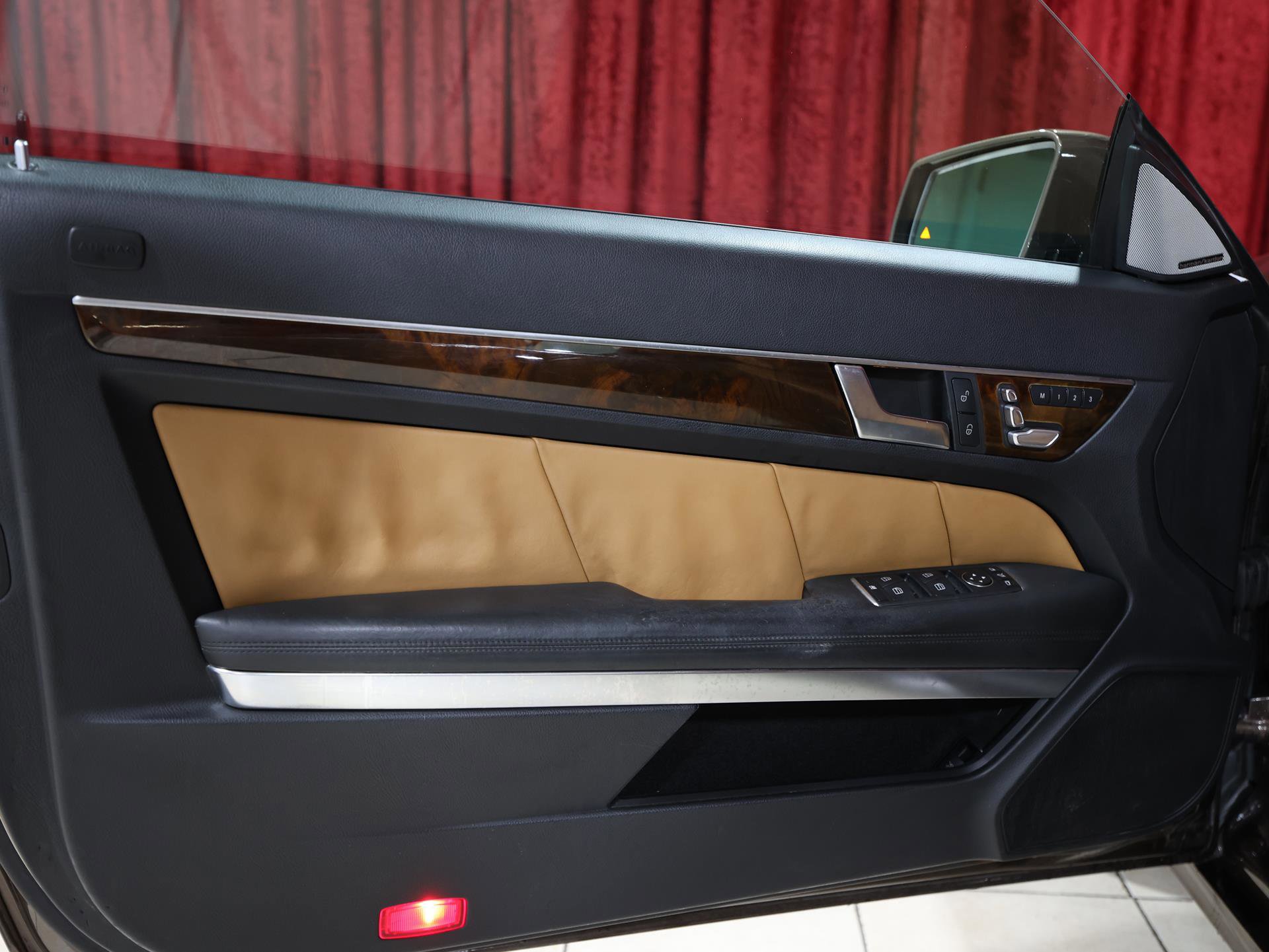 Used 2015 Mercedes-Benz E 400 Cabriolet image 13