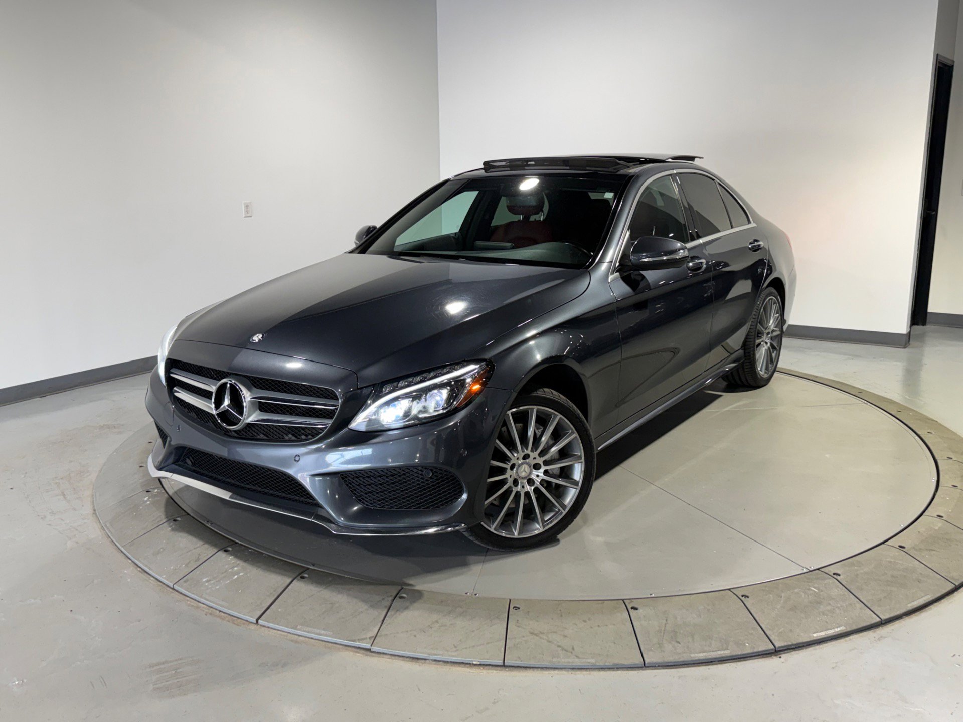 Used 2015 Mercedes-Benz C 400 4MATIC image 3