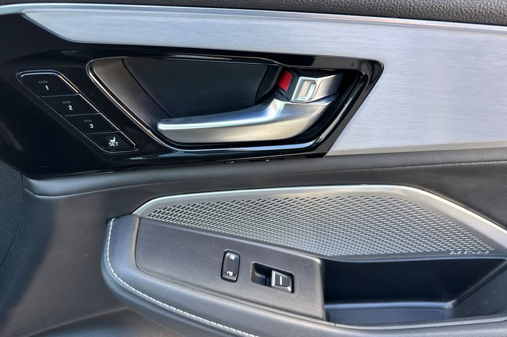 Certified 2023 Acura MDX FWD w/ Technology Package image 23