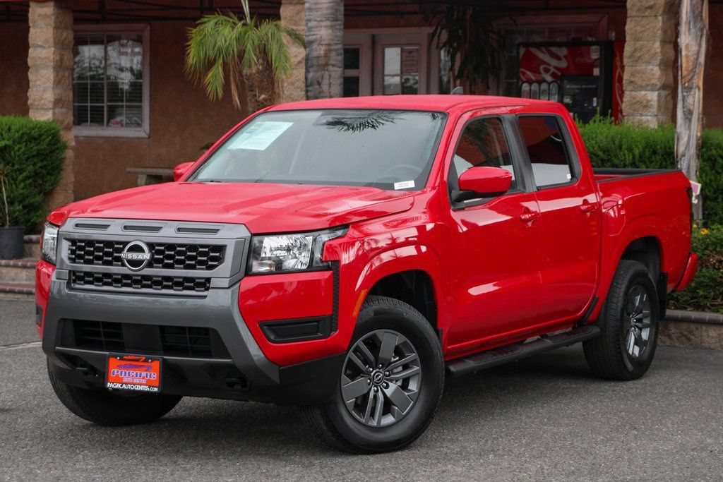 Used 2025 Nissan Frontier SV AWD/4WD image 4