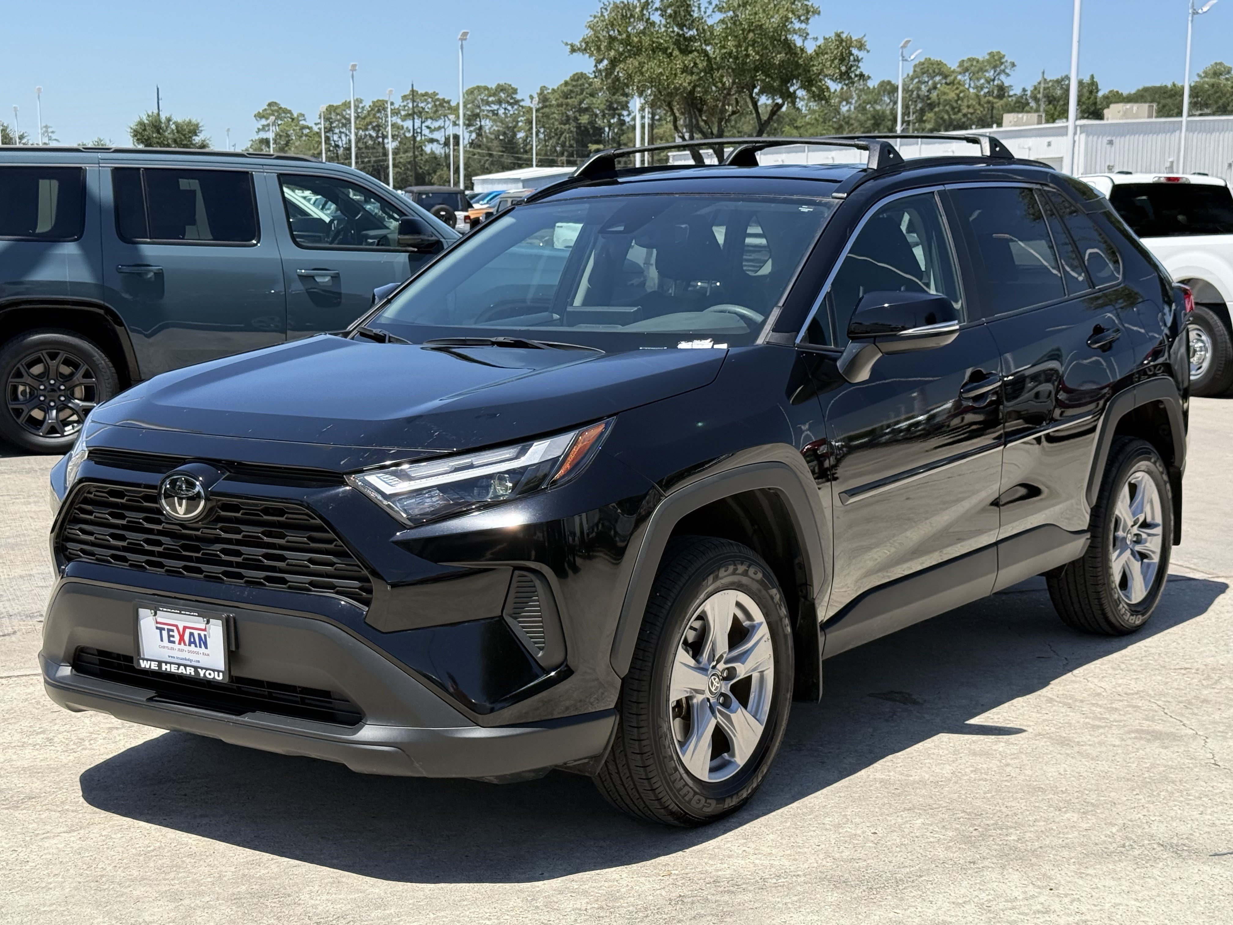 Used 2025 Toyota RAV4 XLE FWD image 10