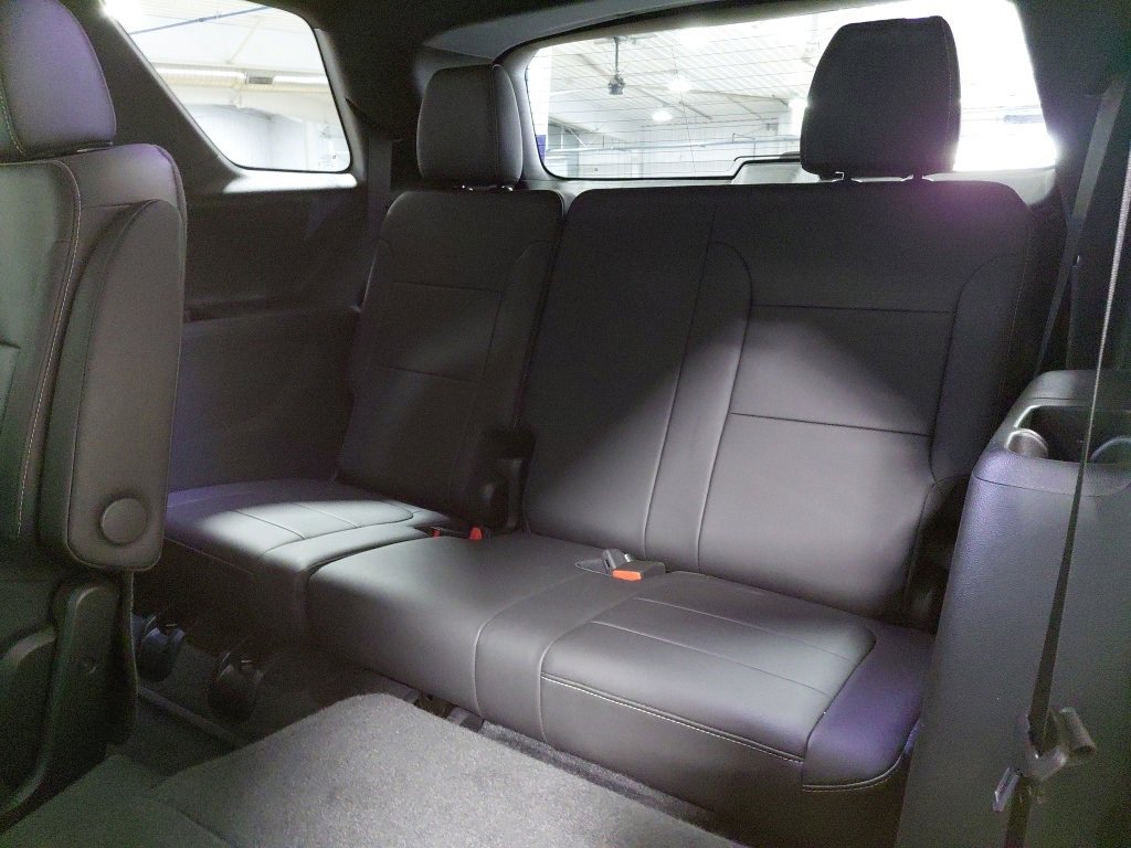 Used 2023 Chevrolet Traverse LT w/ LPO, Floor Liner Package image 19