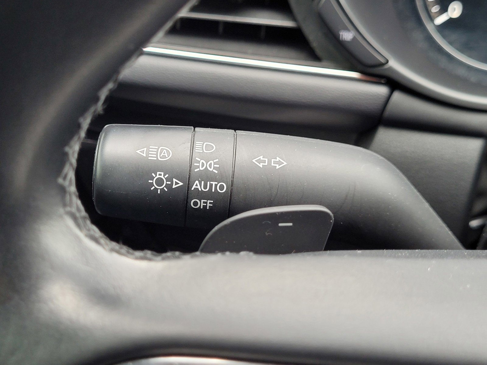 Used 2022 MAZDA MAZDA3 s image 21