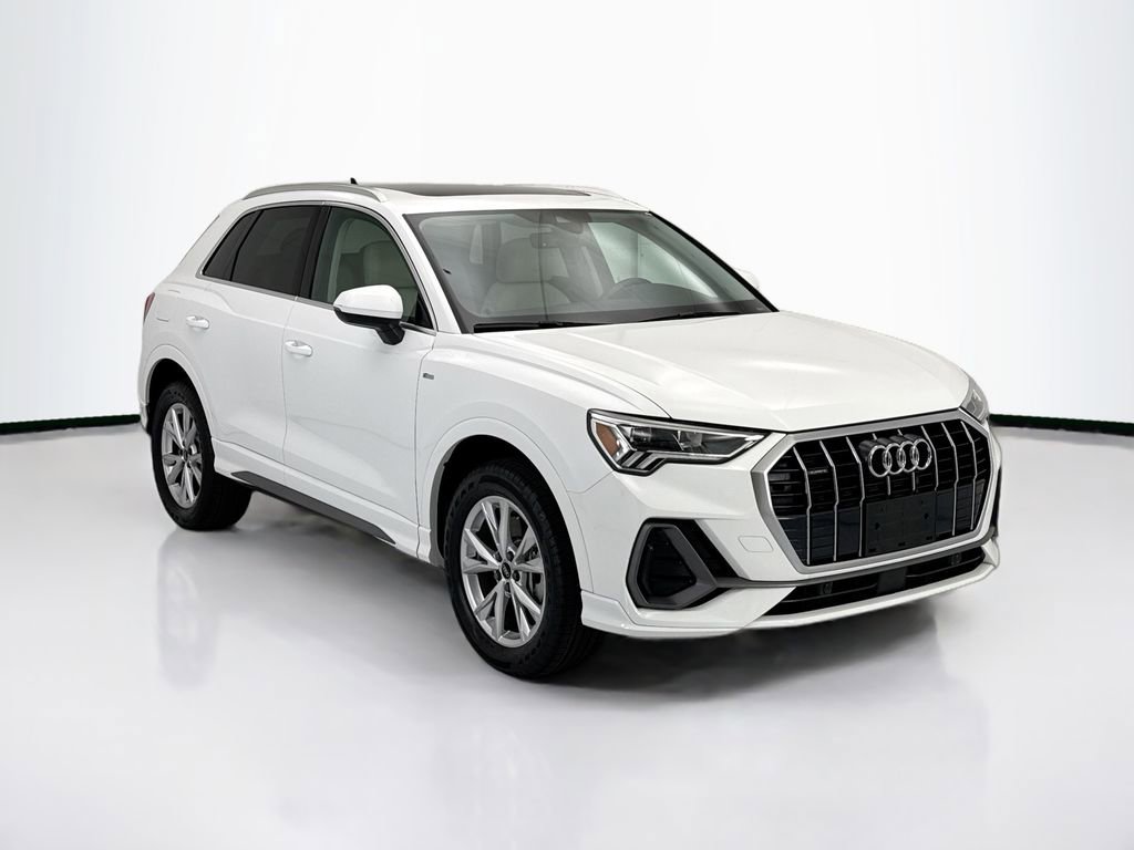 Used 2024 Audi Q3 2.0T Premium AWD/4WD image 3