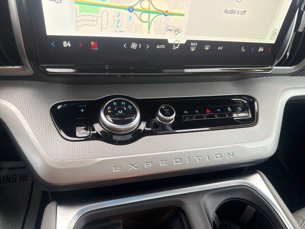 Used 2025 Ford Expedition Active image 27