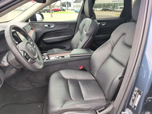 Used 2024 Volvo XC60 B5 Plus AWD/4WD image 22