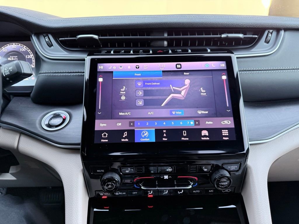 Used 2025 Jeep Grand Cherokee L Limited w/ Black Appearance Package image 20