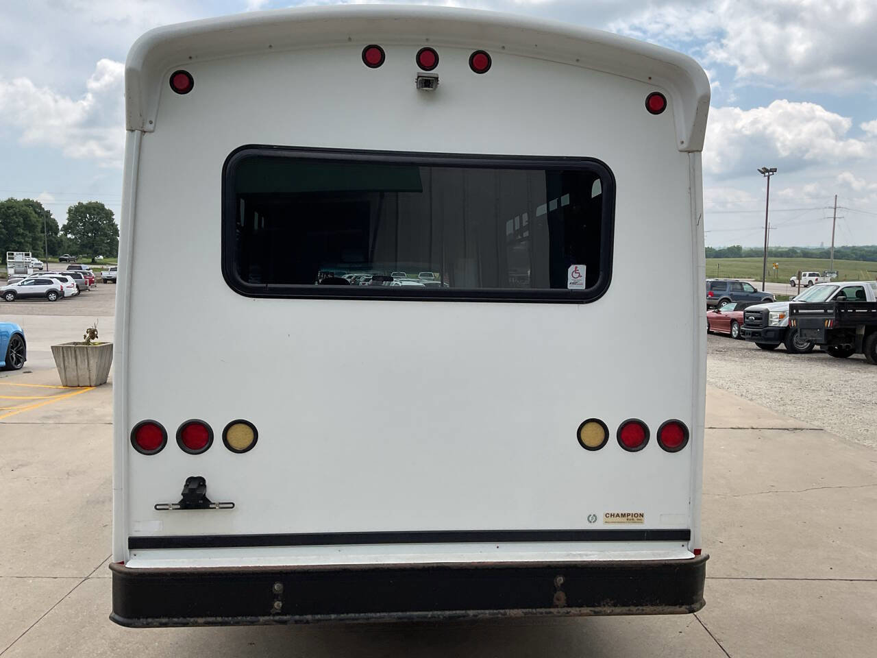 Used 2013 Ford E-350 and Econoline 350 Super Duty w/ Shuttle Bus Prep Pkg image 9