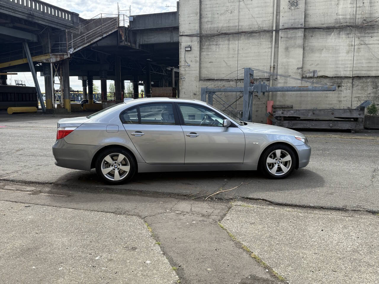 Used 2007 BMW 530xi Sedan AWD/4WD image 11