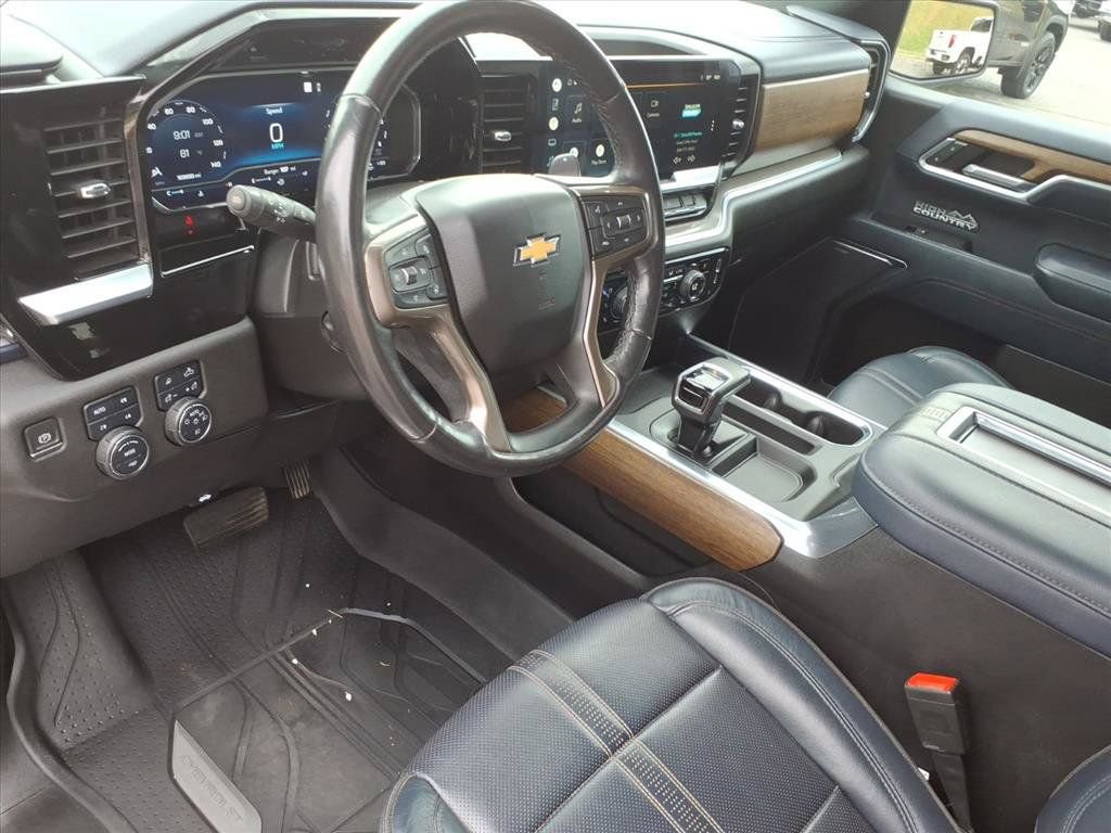 Used 2022 Chevrolet Silverado 1500 High Country w/ High Country Premium Package AWD/4WD image 12