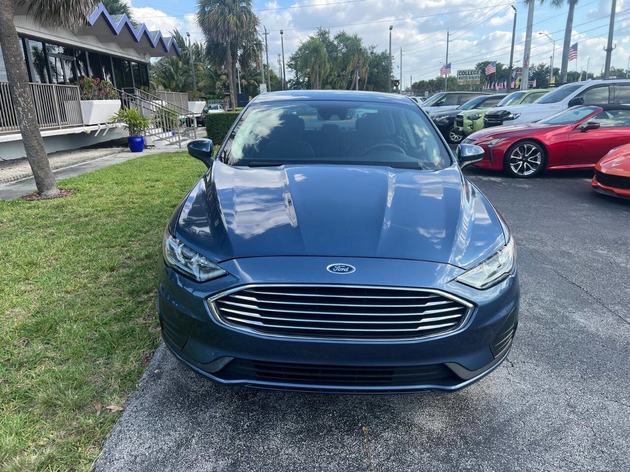 Used 2019 Ford Fusion SE image 3