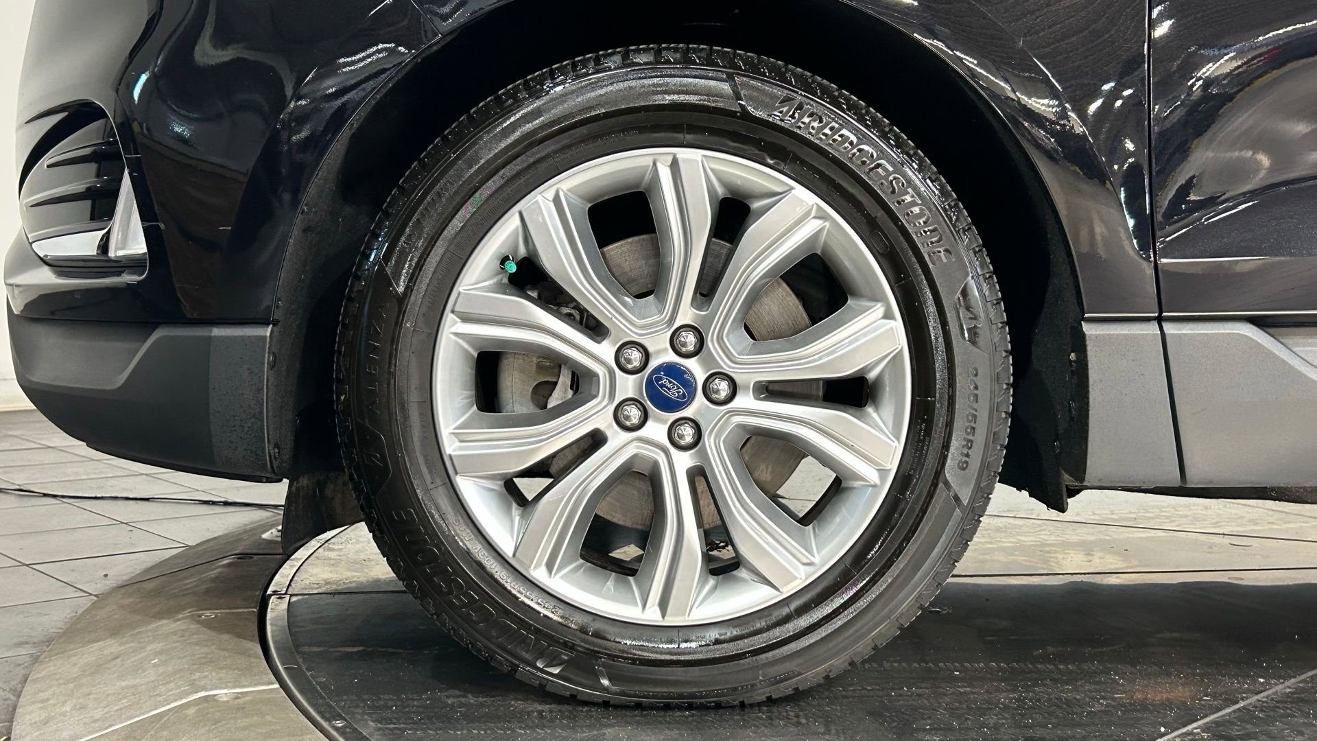 Used 2019 Ford Edge Titanium AWD/4WD image 22