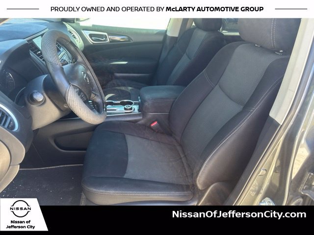 Used 2017 Nissan Pathfinder SV w/ SV Tech Package AWD/4WD image 8