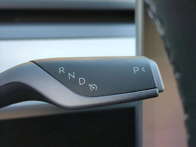 Used 2024 Tesla Model Y 2WD image 11