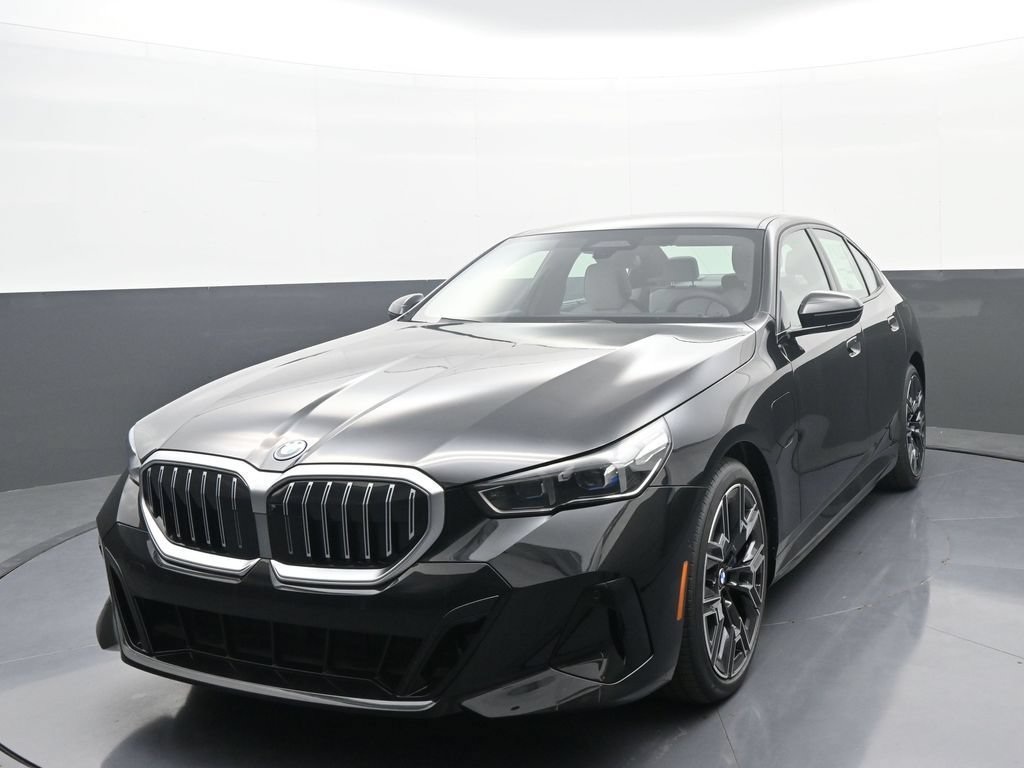 New 2026 BMW 550e xDrive w/ Executive Package AWD/4WD image 1