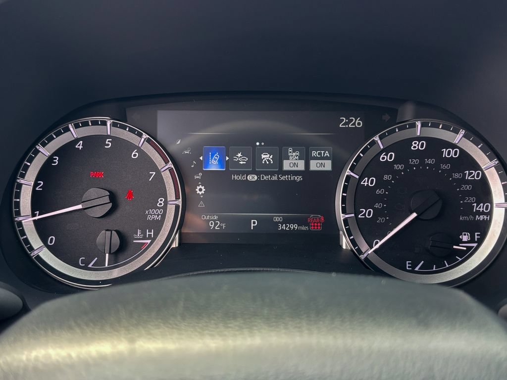 Used 2025 Toyota Highlander LE AWD/4WD image 28