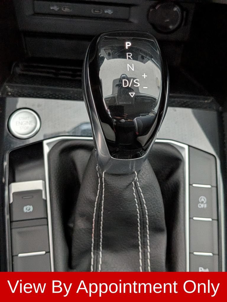 Used 2025 Volkswagen Taos SE AWD/4WD image 17