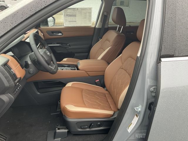 New 2026 Nissan Pathfinder Platinum image 10