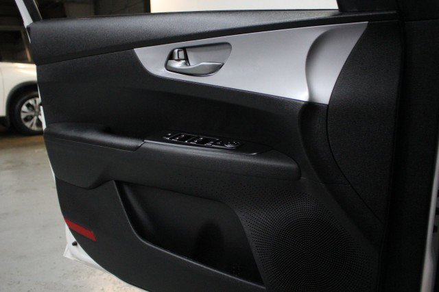 Used 2022 Kia Forte LXS image 17