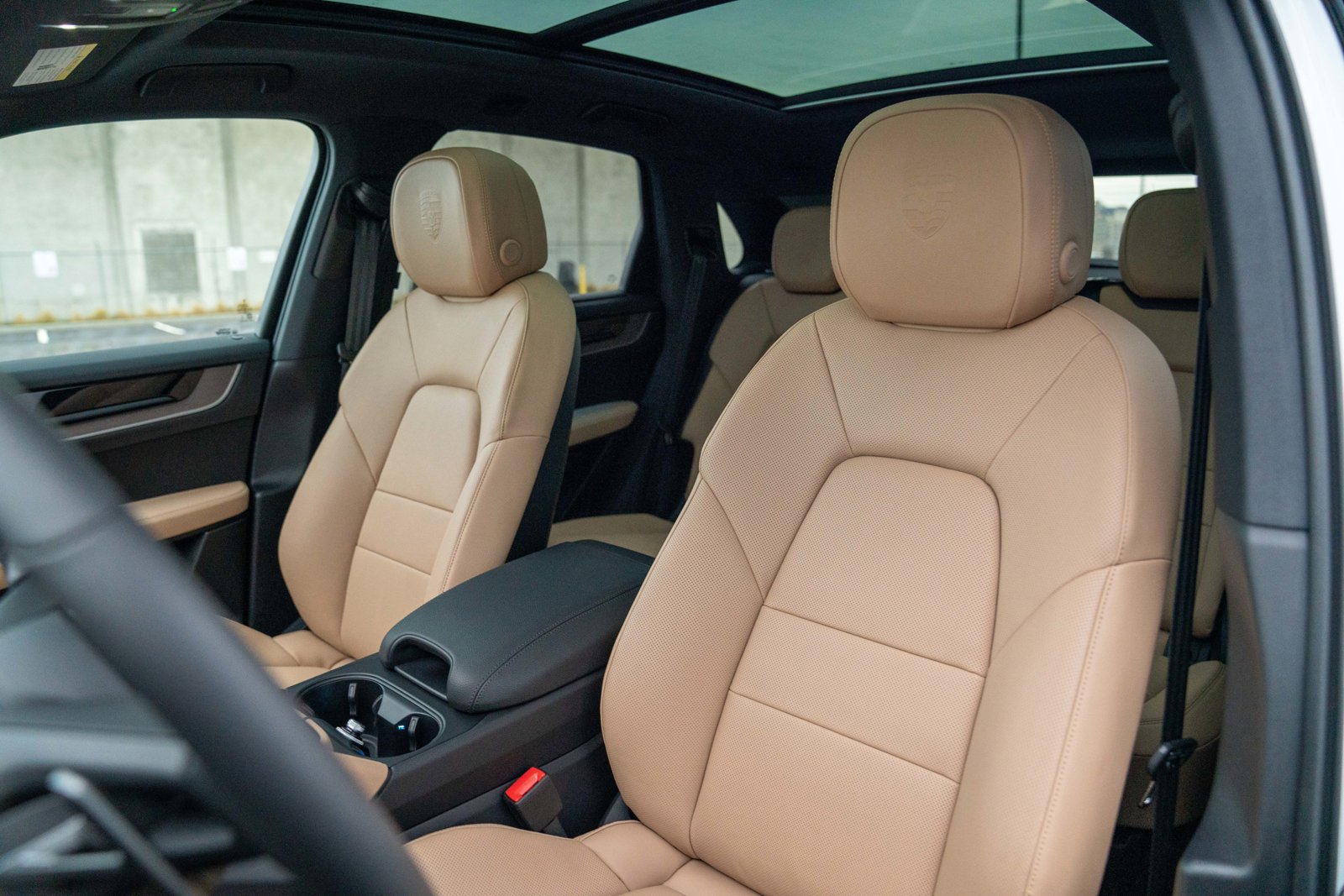 Certified 2026 Porsche Cayenne AWD/4WD image 5