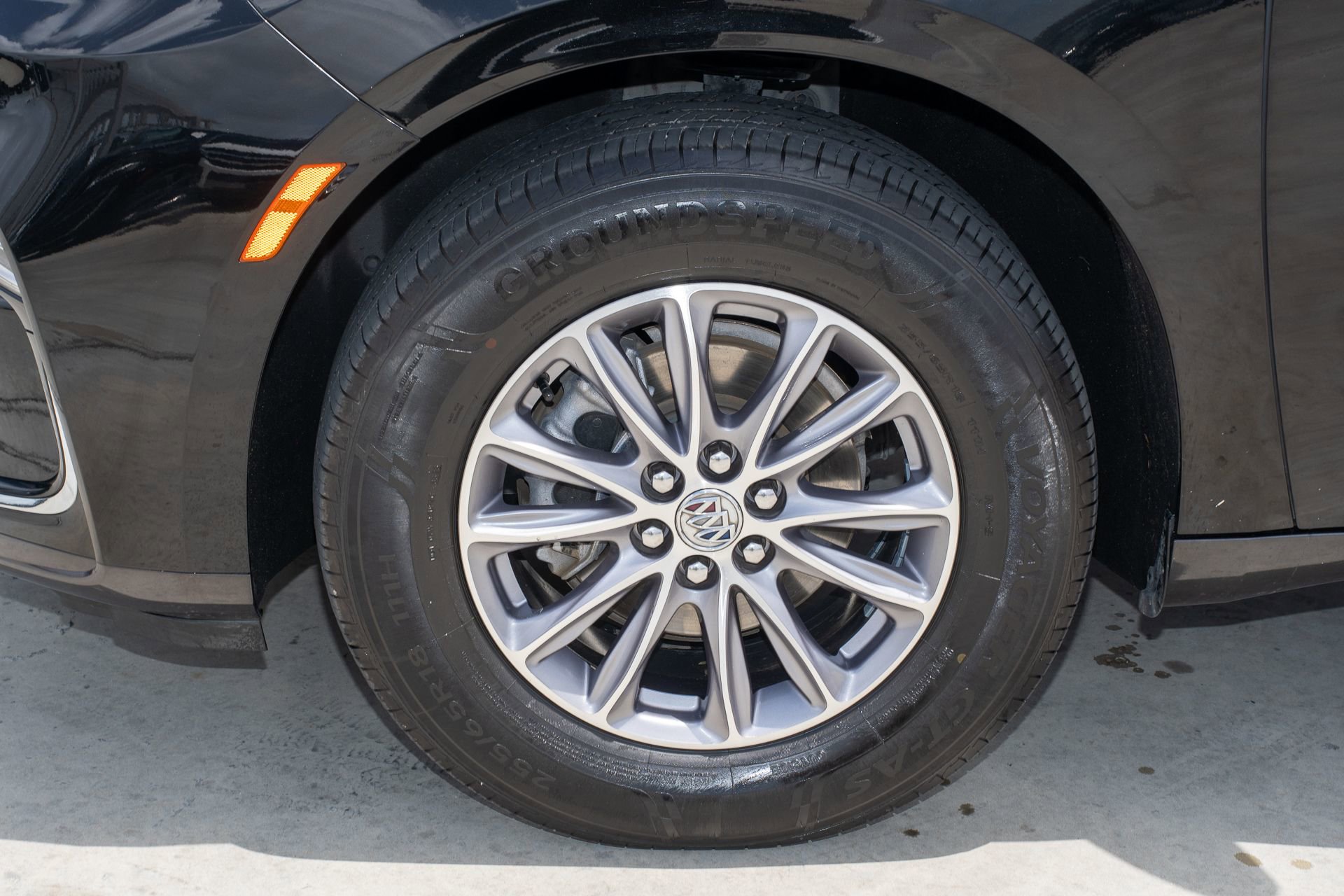 Used 2024 Buick Enclave Essence w/ Technology Package FWD image 40