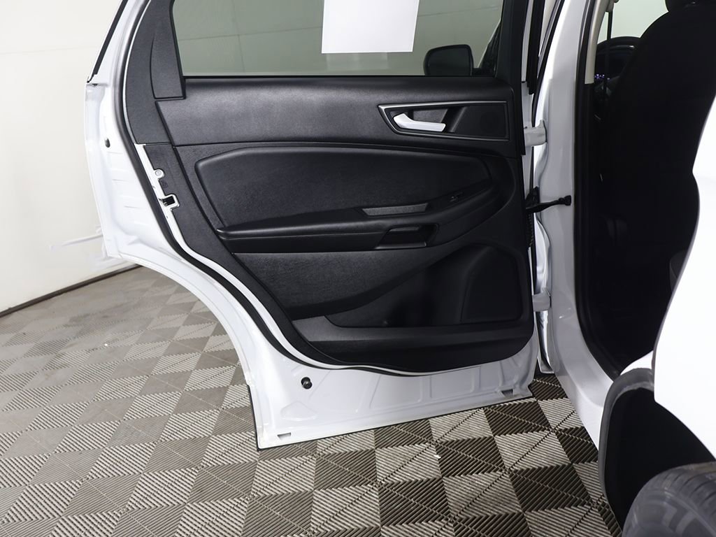 Used 2024 Ford Edge SE w/ Black Appearance Package image 20