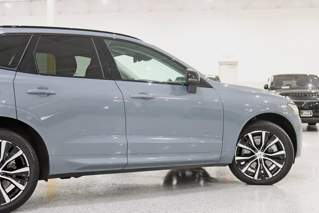 Used 2023 Volvo XC60 T8 Ultimate w/ Climate Package AWD/4WD image 9