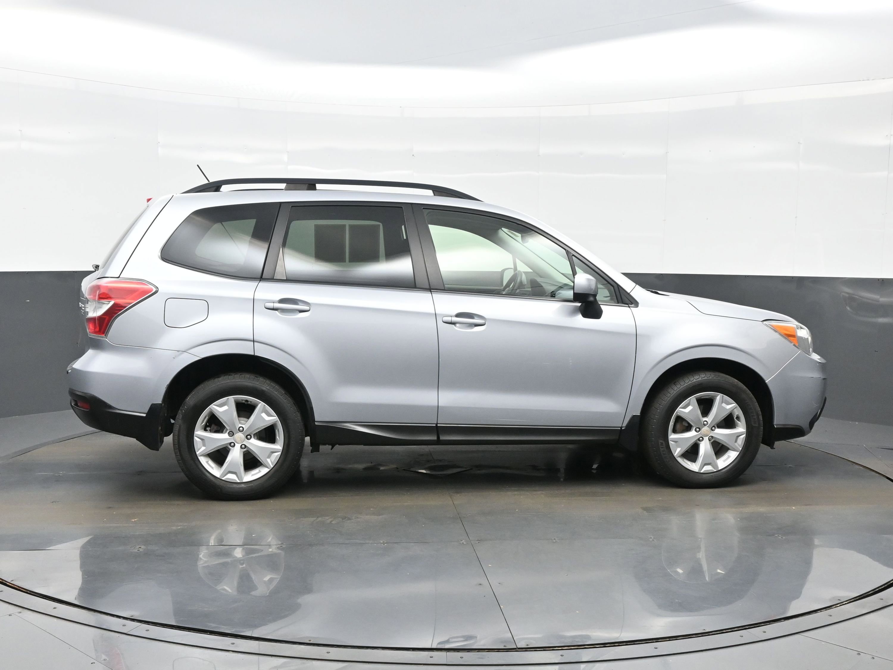 Used 2015 Subaru Forester 2.5i Premium w/ All-Weather Package AWD/4WD image 7