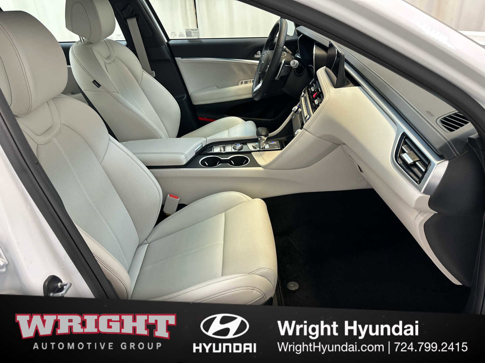 Certified 2025 Genesis G70 2.5T image 18