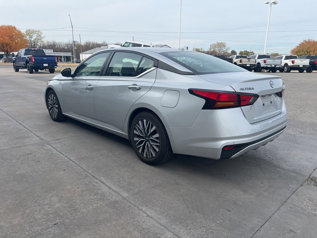 Used 2024 Nissan Altima 2.5 SV image 7