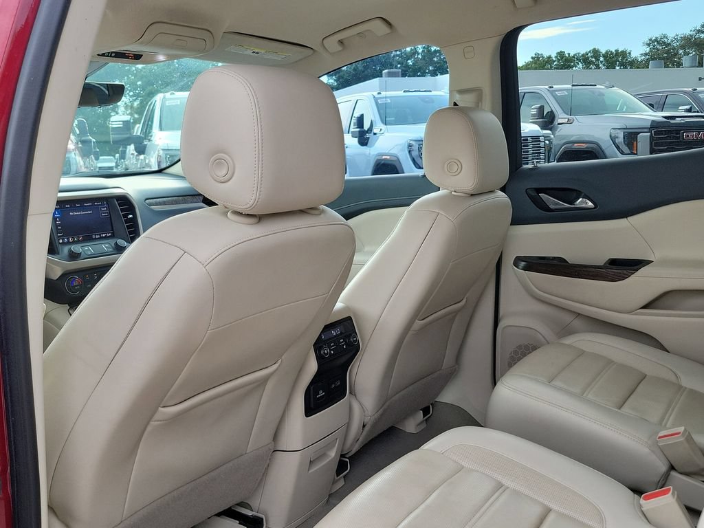 Used 2020 GMC Acadia Denali w/ Technology Package FWD image 13