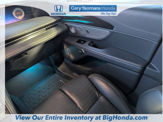 Used 2024 Lincoln Nautilus Reserve w/ Equipment Group 203A AWD/4WD image 17