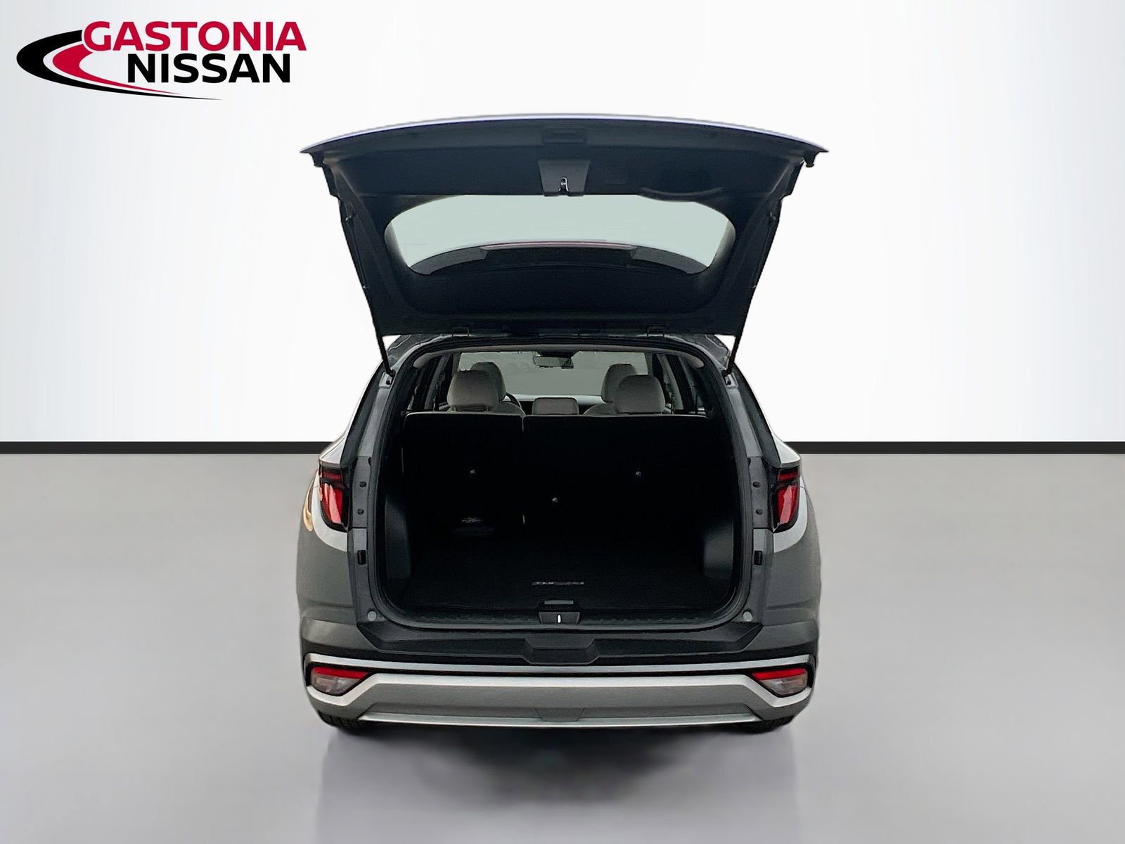 Used 2025 Hyundai Tucson SE image 34