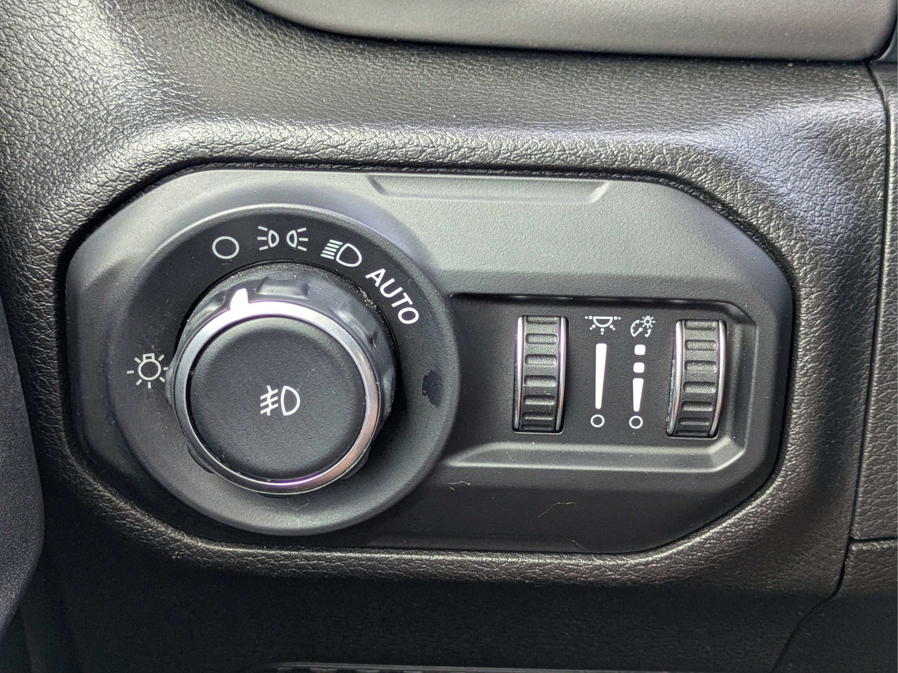 Used 2019 Jeep Wrangler Unlimited Sport S AWD/4WD image 25