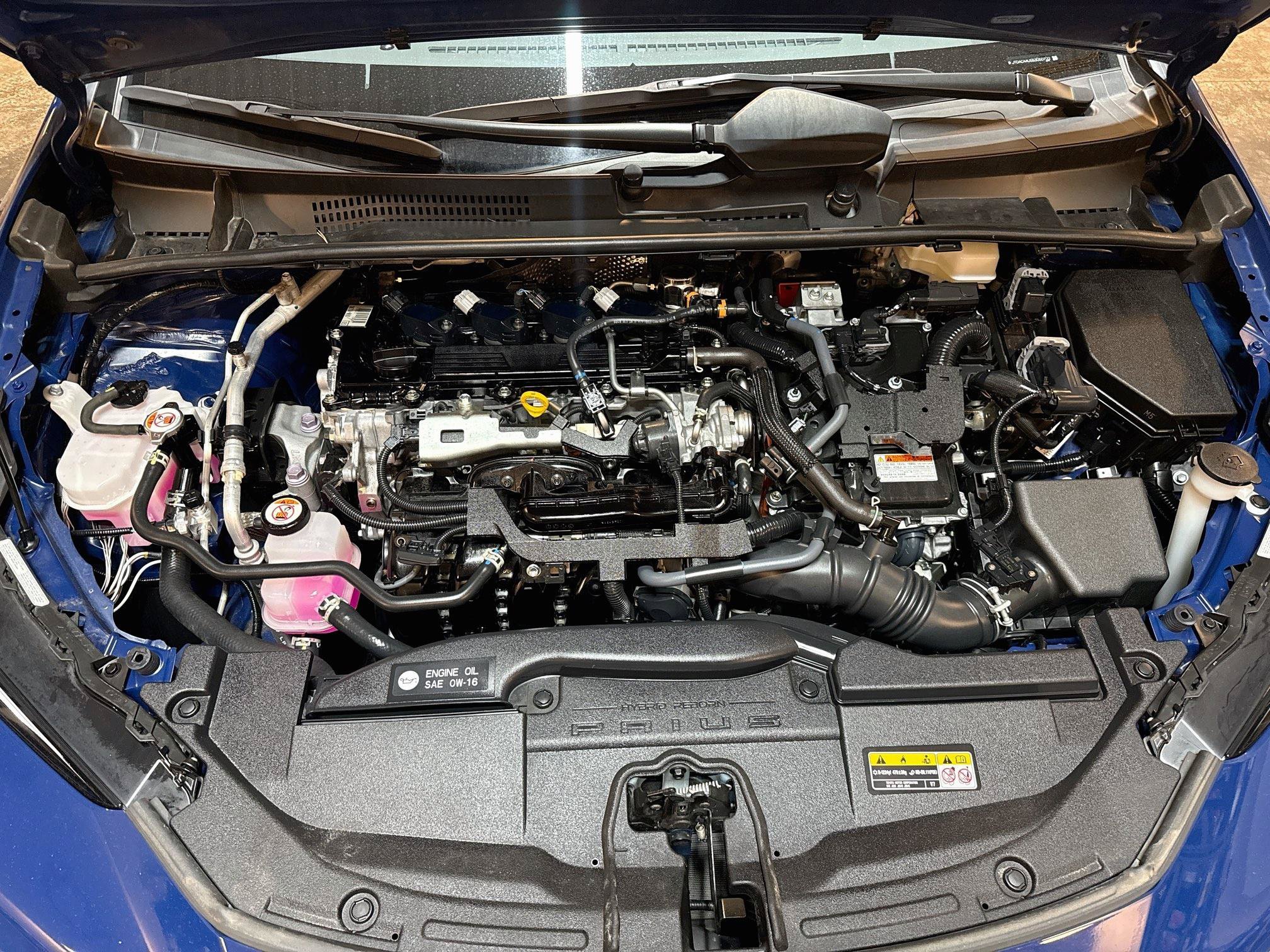 Used 2025 Toyota Prius LE FWD image 33