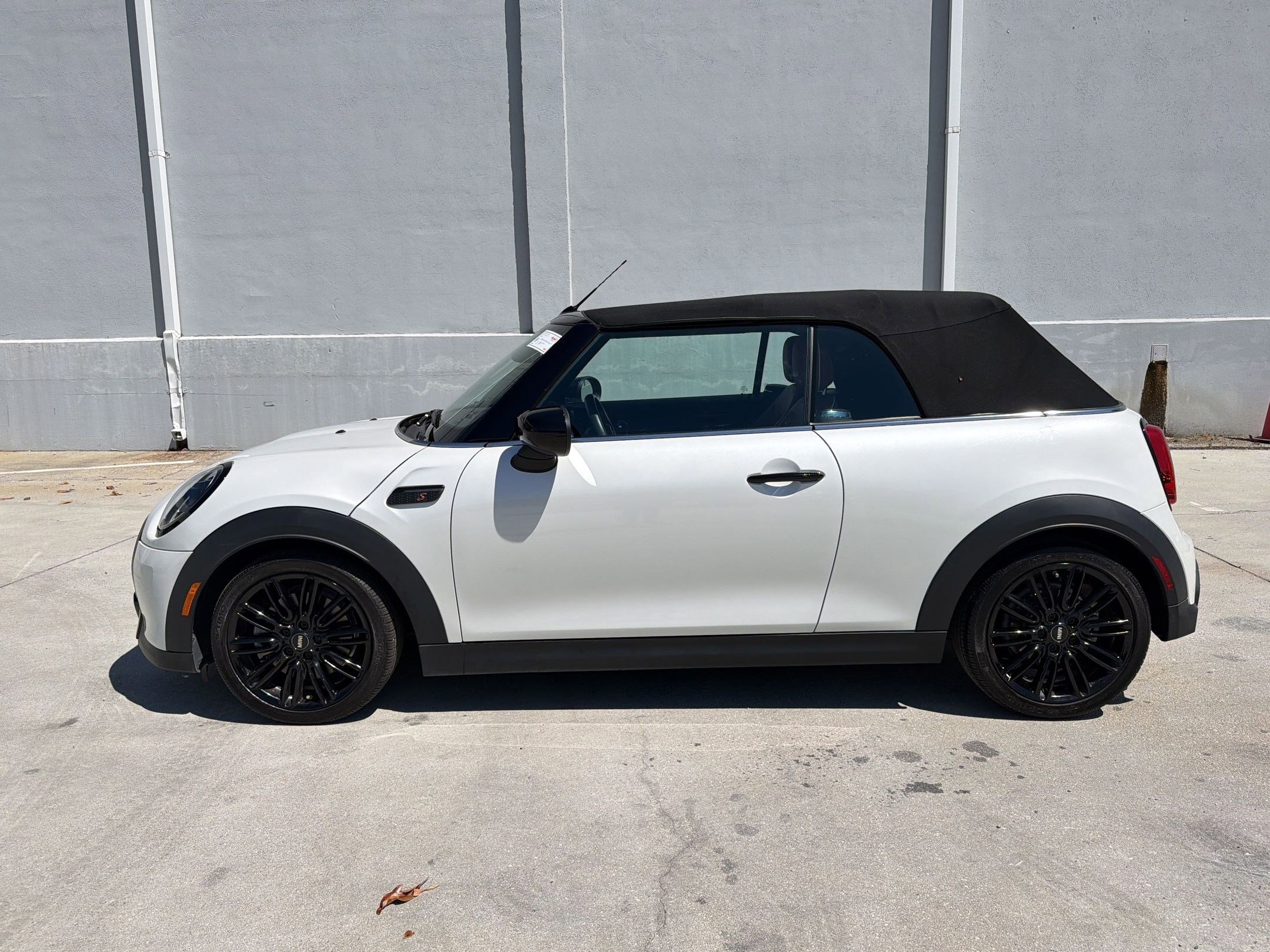 Used 2024 MINI Cooper S w/ Signature Upholstery Package FWD image 2