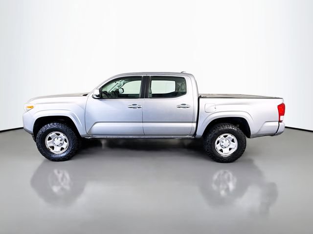 Used 2017 Toyota Tacoma SR AWD/4WD image 9