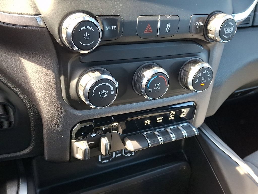 New 2024 RAM 2500 Big Horn w/ Towing Technology Group AWD/4WD image 16