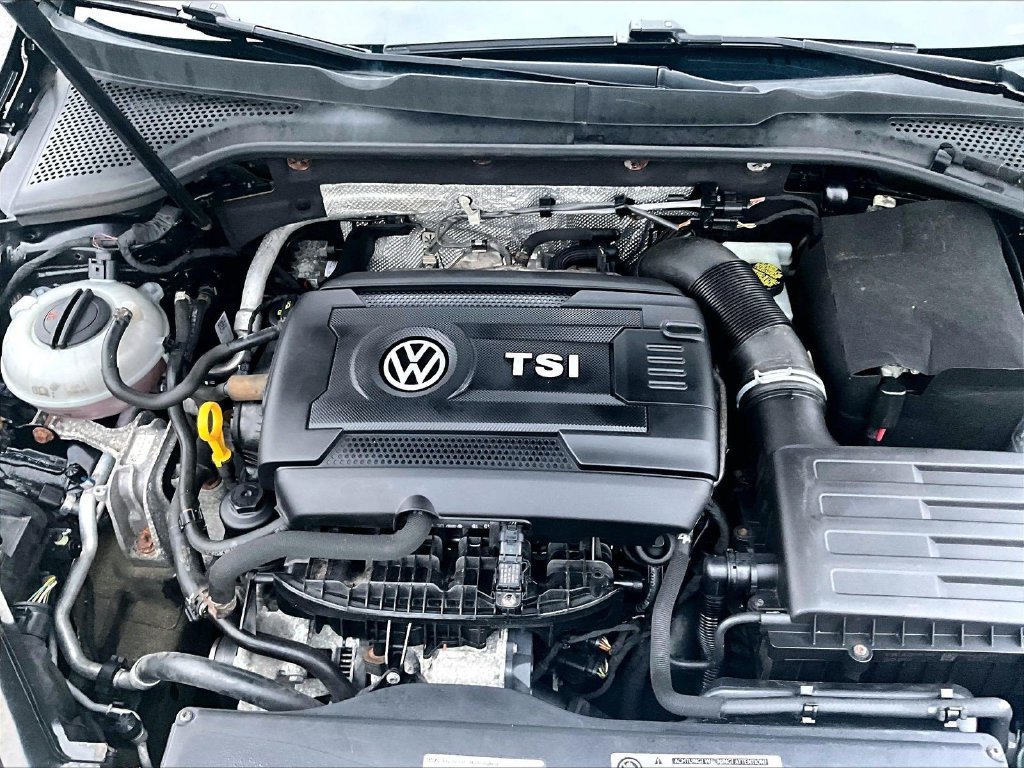 Used 2017 Volkswagen Golf S FWD image 35