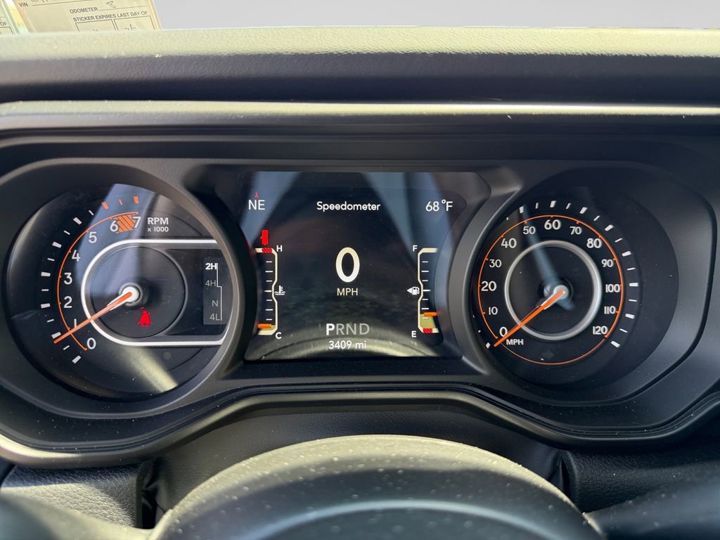 Used 2026 Jeep Wrangler Unlimited Rubicon w/ Technology Group AWD/4WD image 14