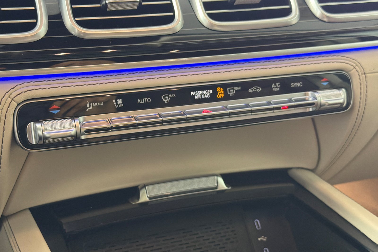 Used 2025 Mercedes-Benz Maybach GLS 600 4MATIC image 21