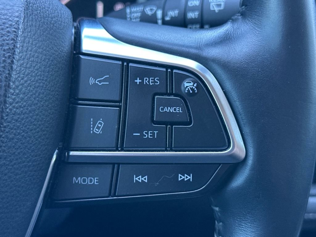 Used 2021 Toyota Highlander Limited image 23