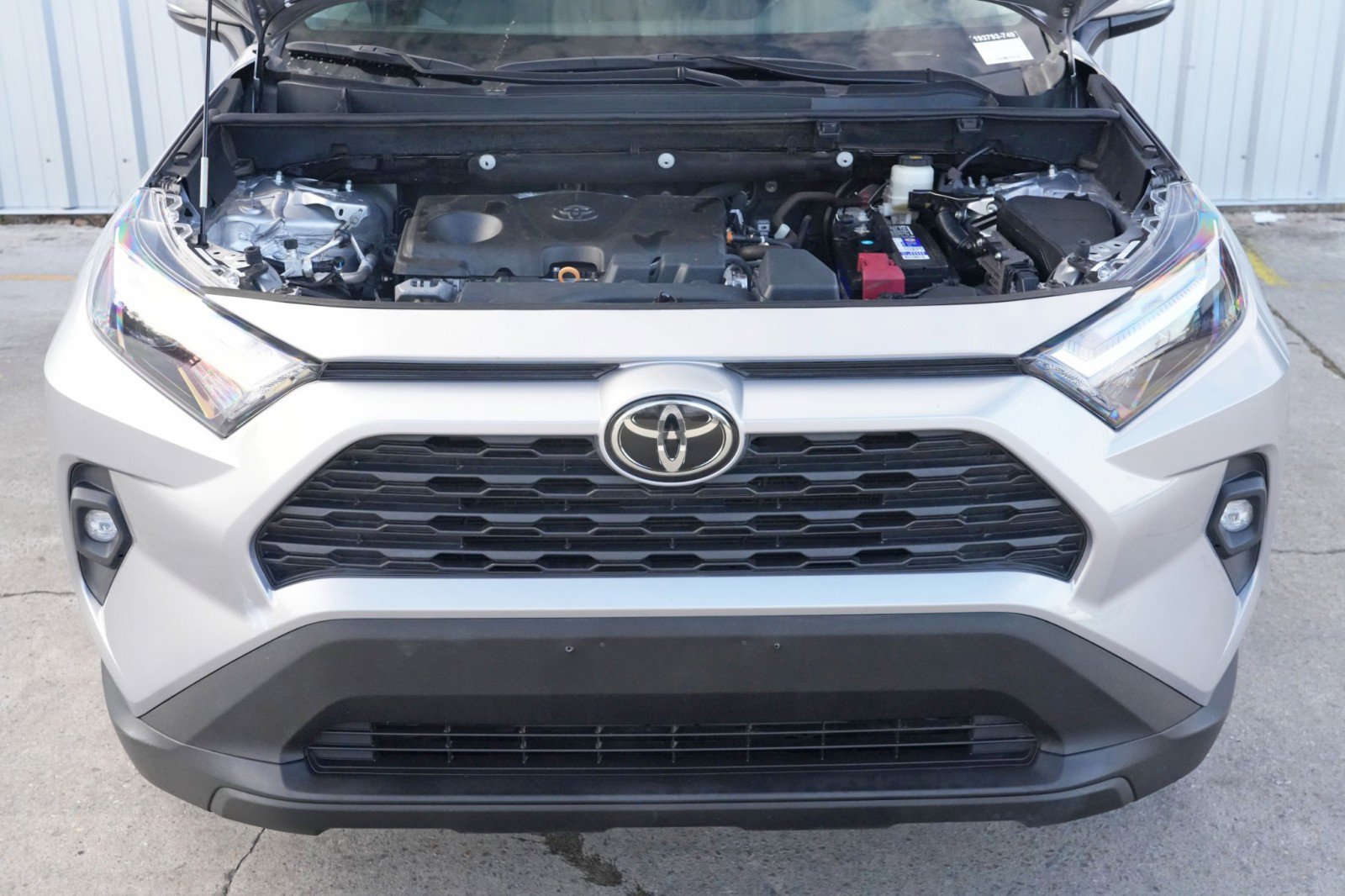 Used 2022 Toyota RAV4 XLE Premium image 7
