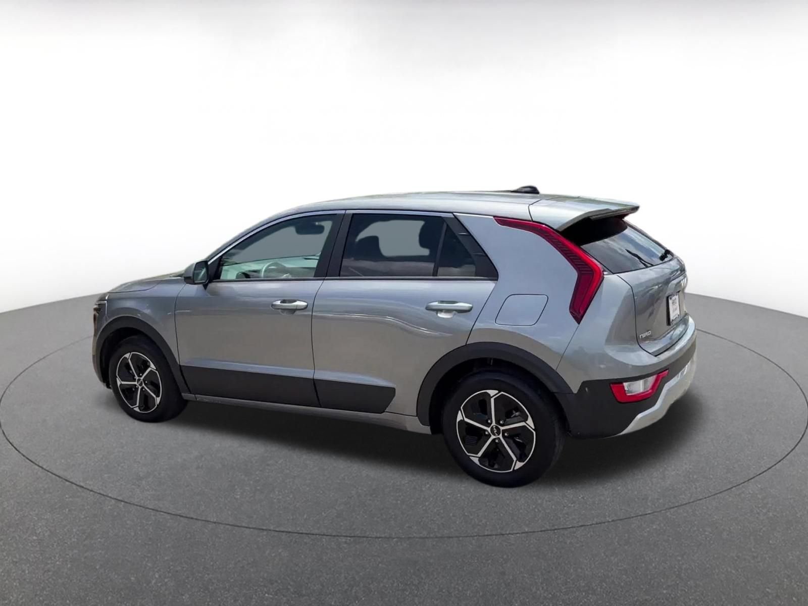 Used 2026 Kia Niro LX FWD image 9