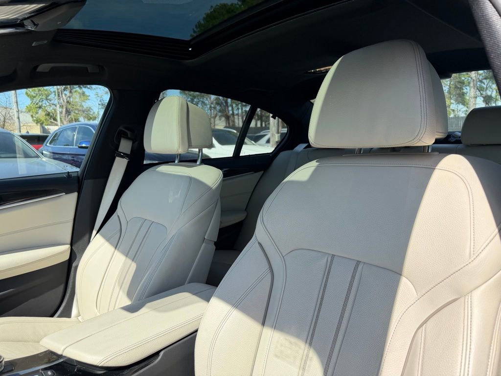 Used 2017 BMW 540i xDrive image 12