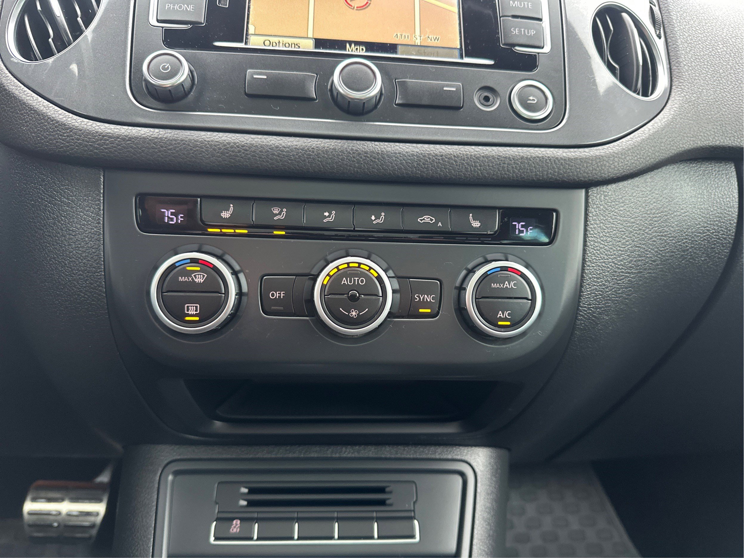 Used 2015 Volkswagen Tiguan R-Line image 33